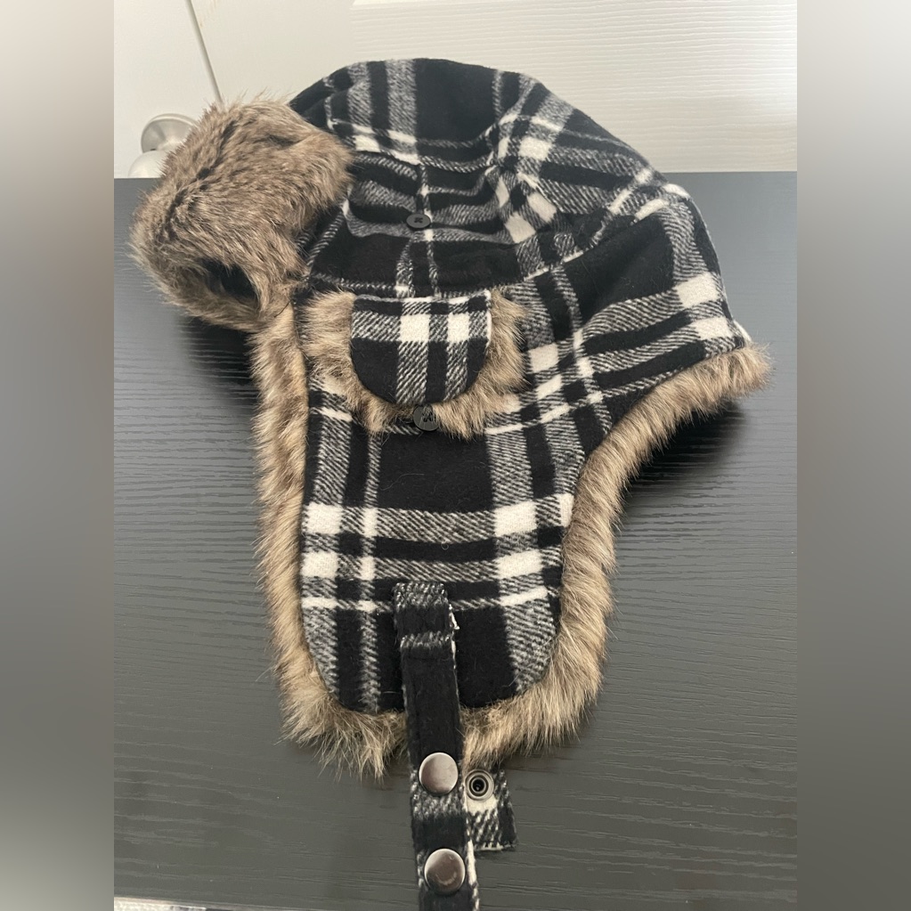 Spencer’s Faux Fur Skull Cap Black White Plaid